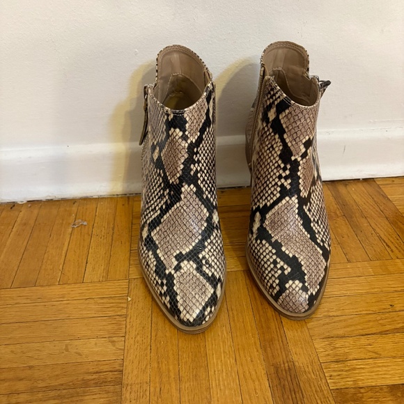 Snakeskin booties - Picture 1 of 6
